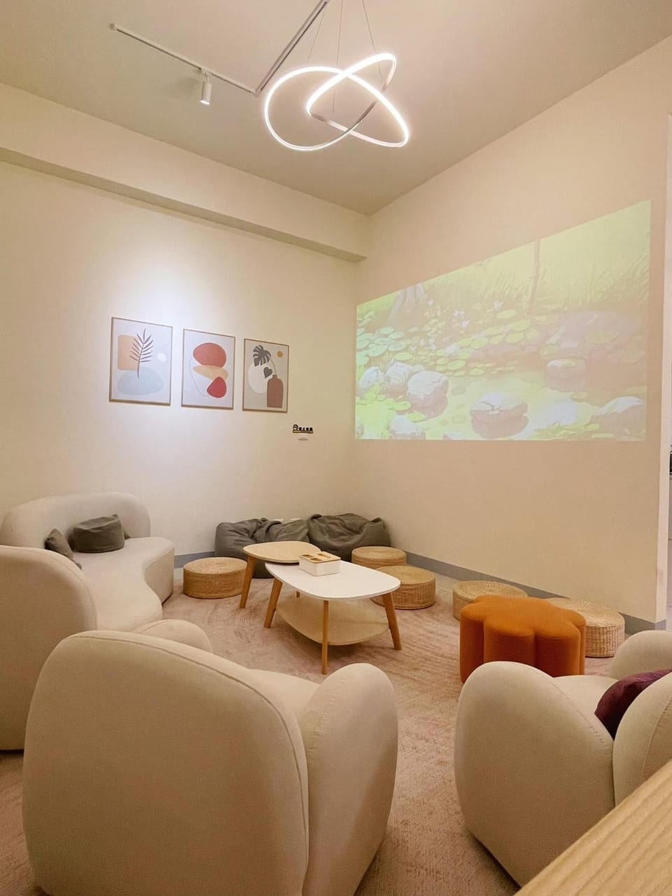 Communal lounge/ TV room, Seating area