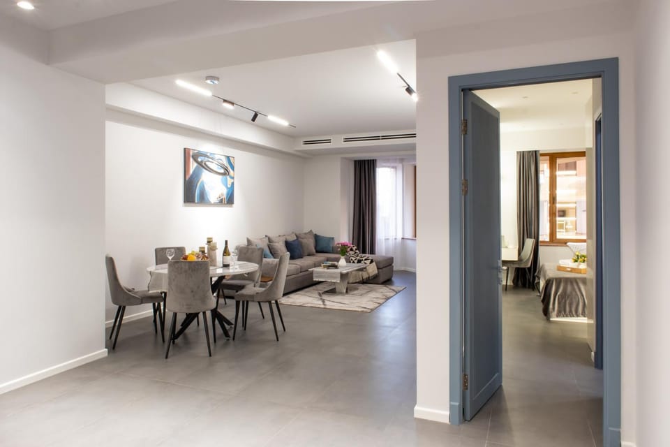 Living room, Seating area, Dining area
