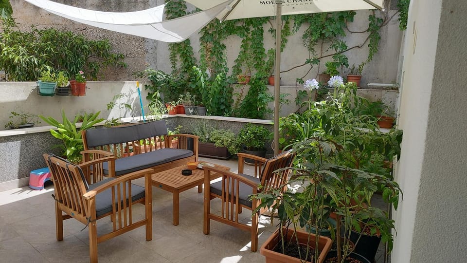 Patio, Day, Balcony/Terrace, Seating area