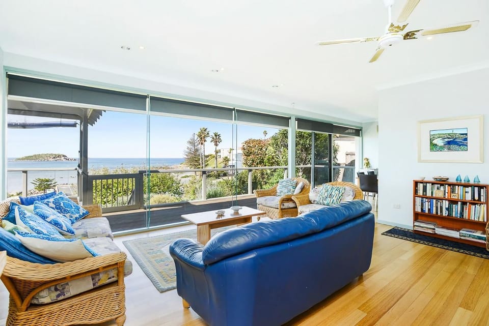 Living room, Sea view