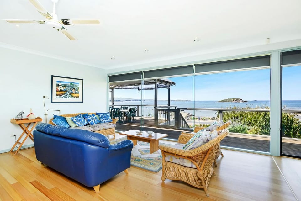 Living room, Sea view