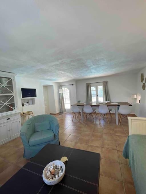 TV and multimedia, Living room, Dining area