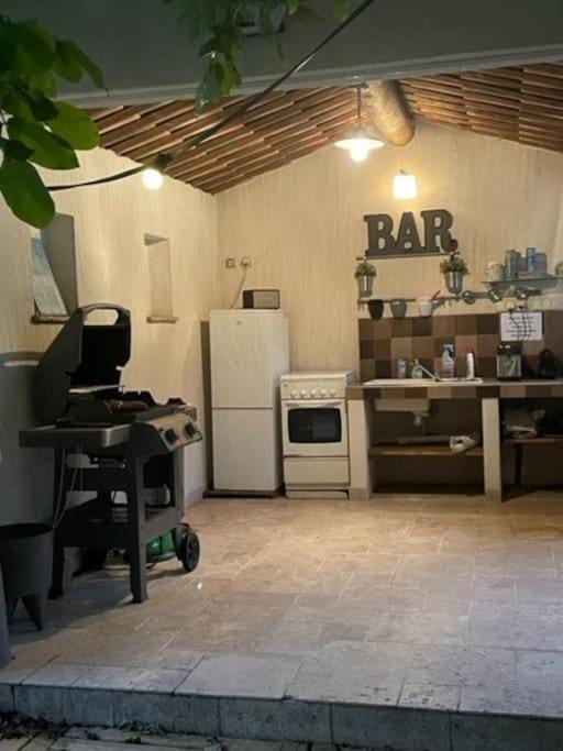 Garden, Kitchen or kitchenette, Kitchen or kitchenette