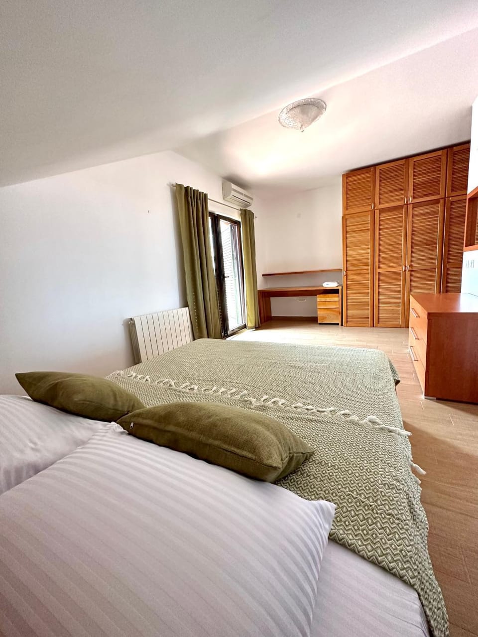 Bed, Photo of the whole room, Bedroom, wardrobe