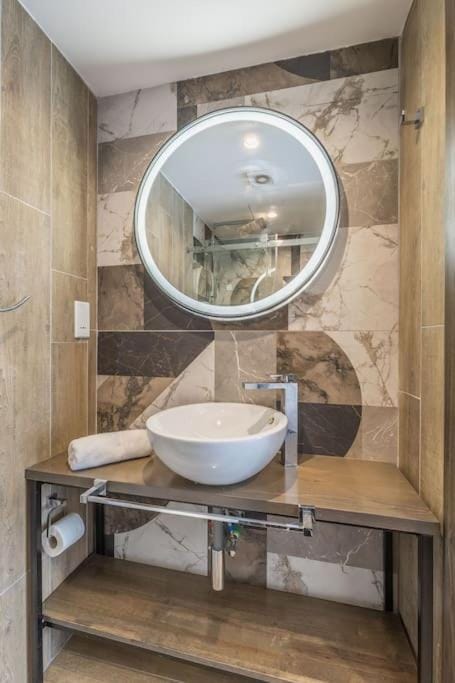 Studio room 11 with kitchenette in the heart of St Julians Apartment in Saint Julians