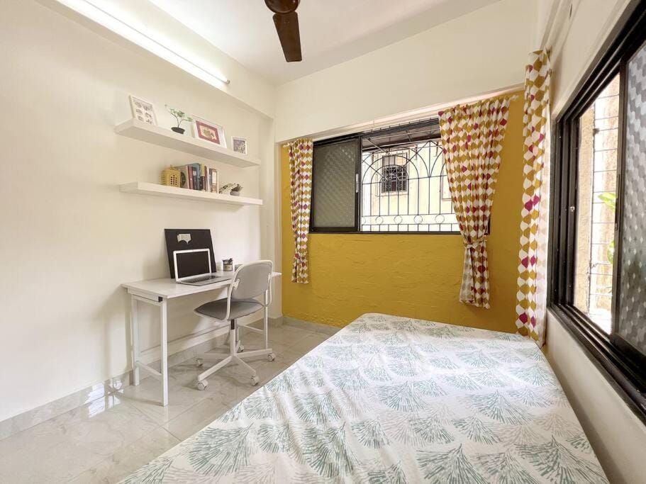 TV and multimedia, Photo of the whole room, Bedroom, hair dresser, air conditioner