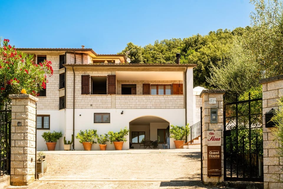 Facade/entrance, Day, Logo/Certificate/Sign, Time of day