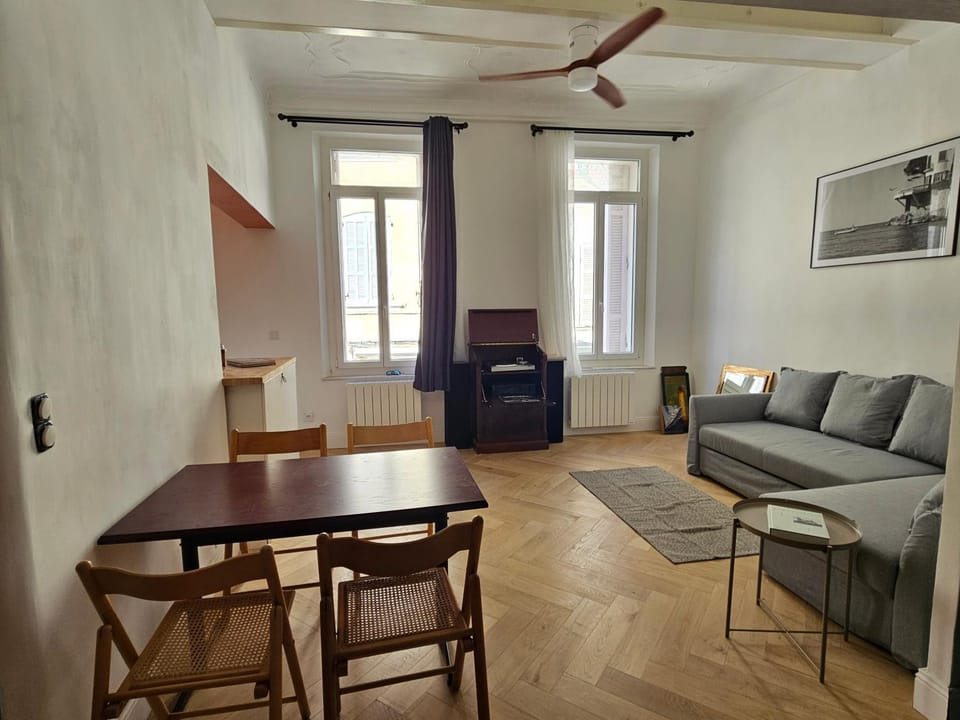 Living room, fireplace