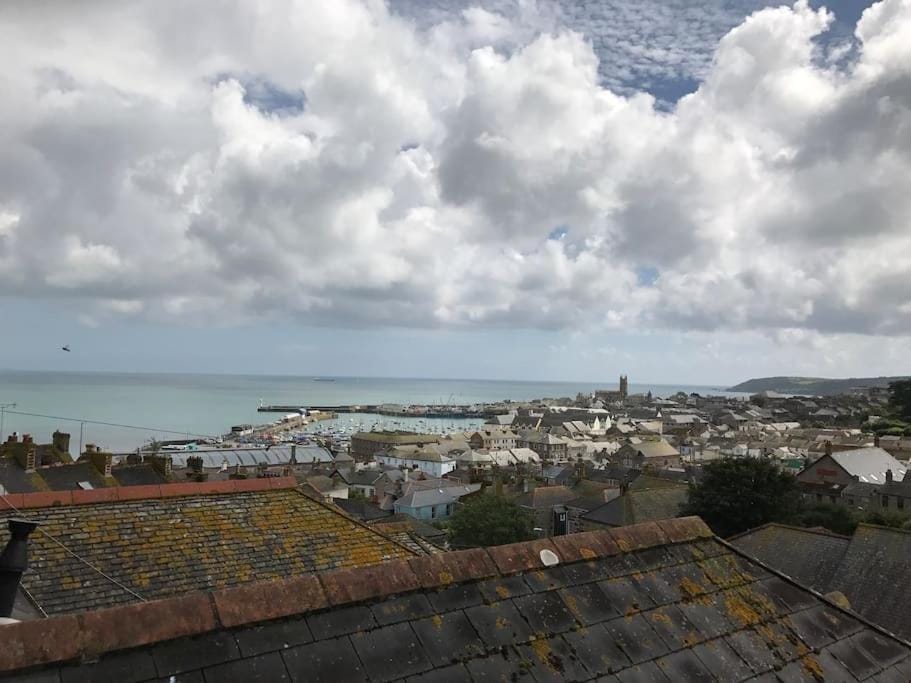 Modern Attic Studio Apartment with harbour views Apartment in Penzance