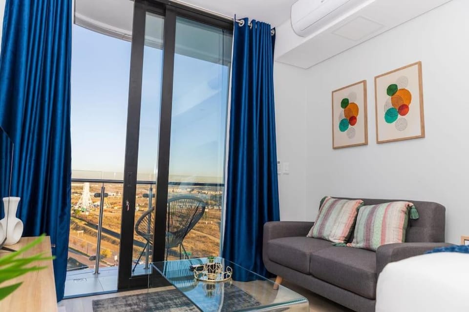 Luxe Cityscape @ Waterfall Ellipse Apartment in Sandton