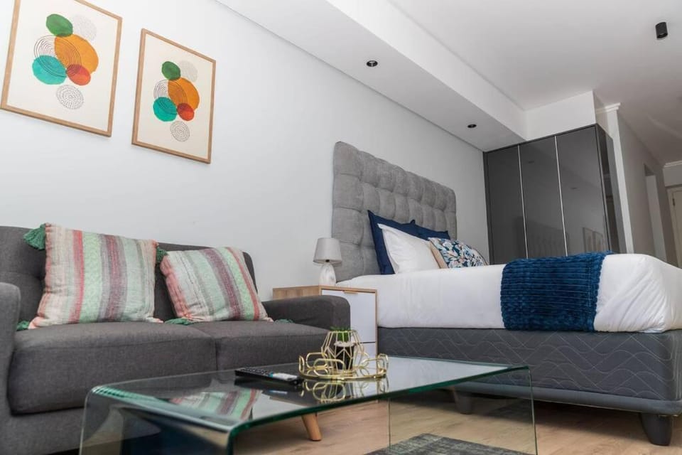 Luxe Cityscape @ Waterfall Ellipse Apartment in Sandton