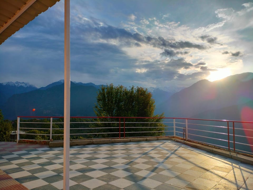Shree Neelkanth Resort Hotel in Uttarakhand