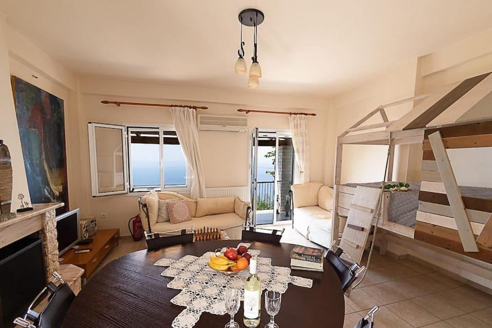 Blue-Green Apartment in Messenia