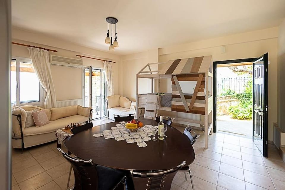 Blue-Green Apartment in Messenia