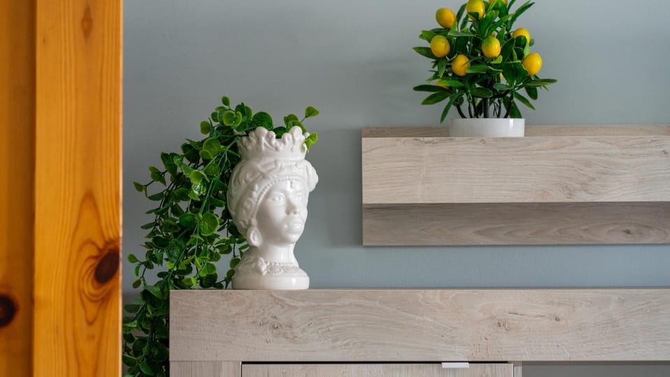 Living room, Decorative detail, Seating area