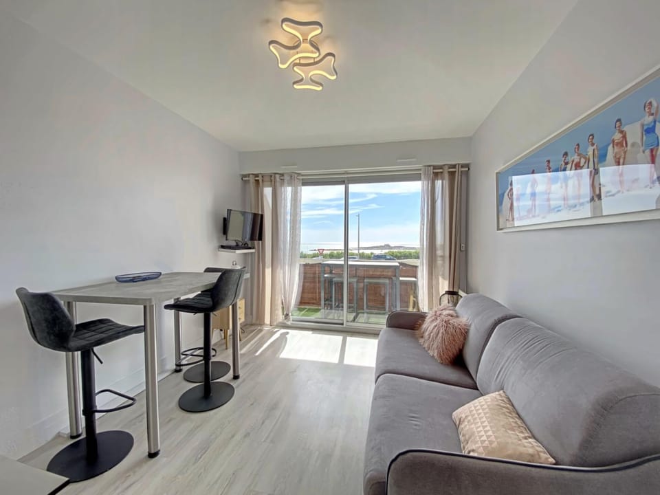 RÉF 170 - PLOEMEUR Fort-Bloqué studio avec balcon vue mer Apartment in Ploemeur