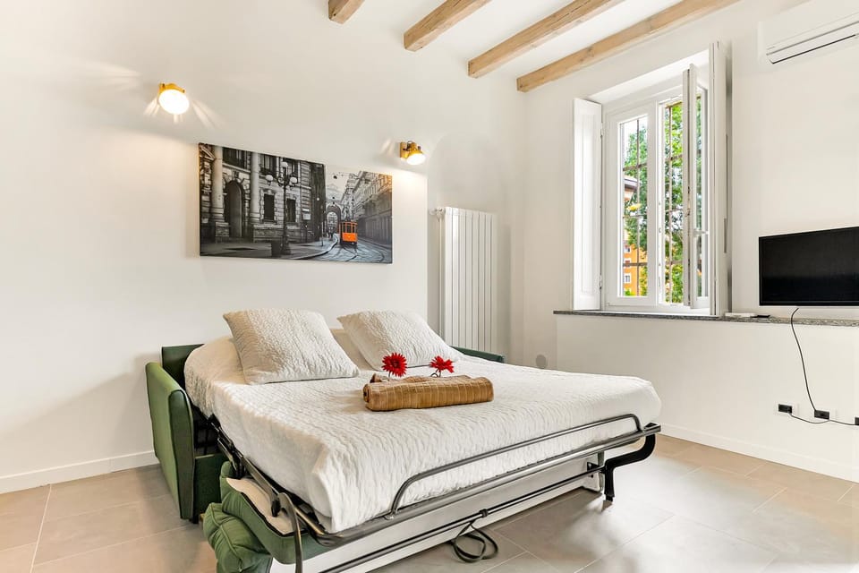 Alessia's Flat- Naviglio Grande Apartment in Milan