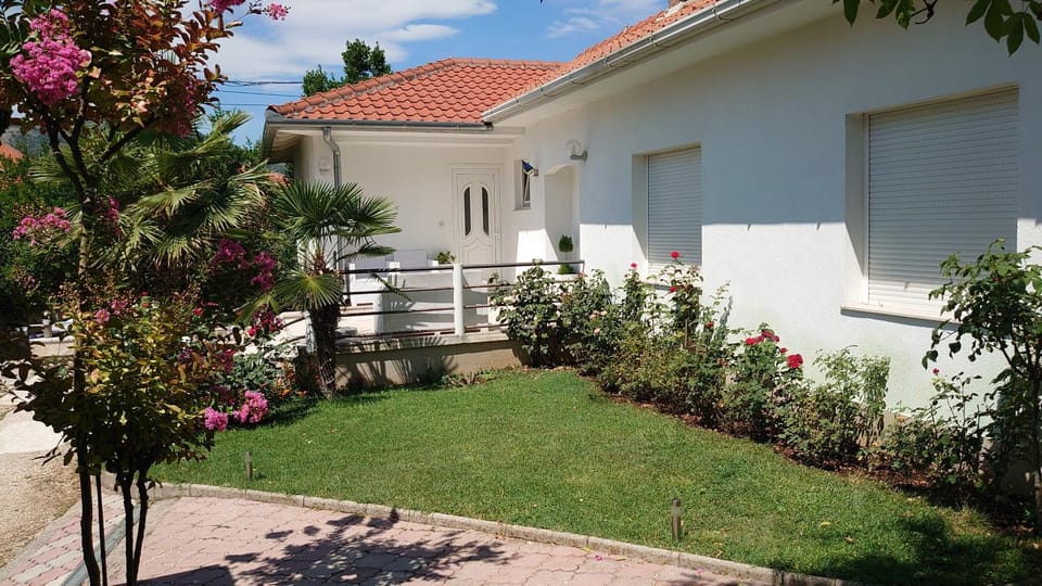 Property building, Garden