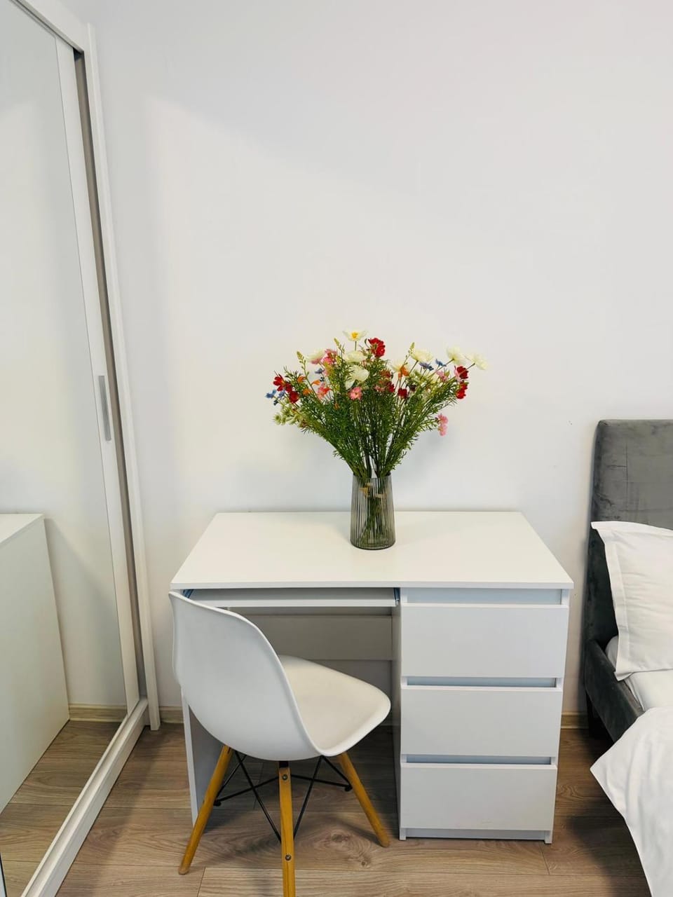 Living room, Seating area, Dining area, hair dresser