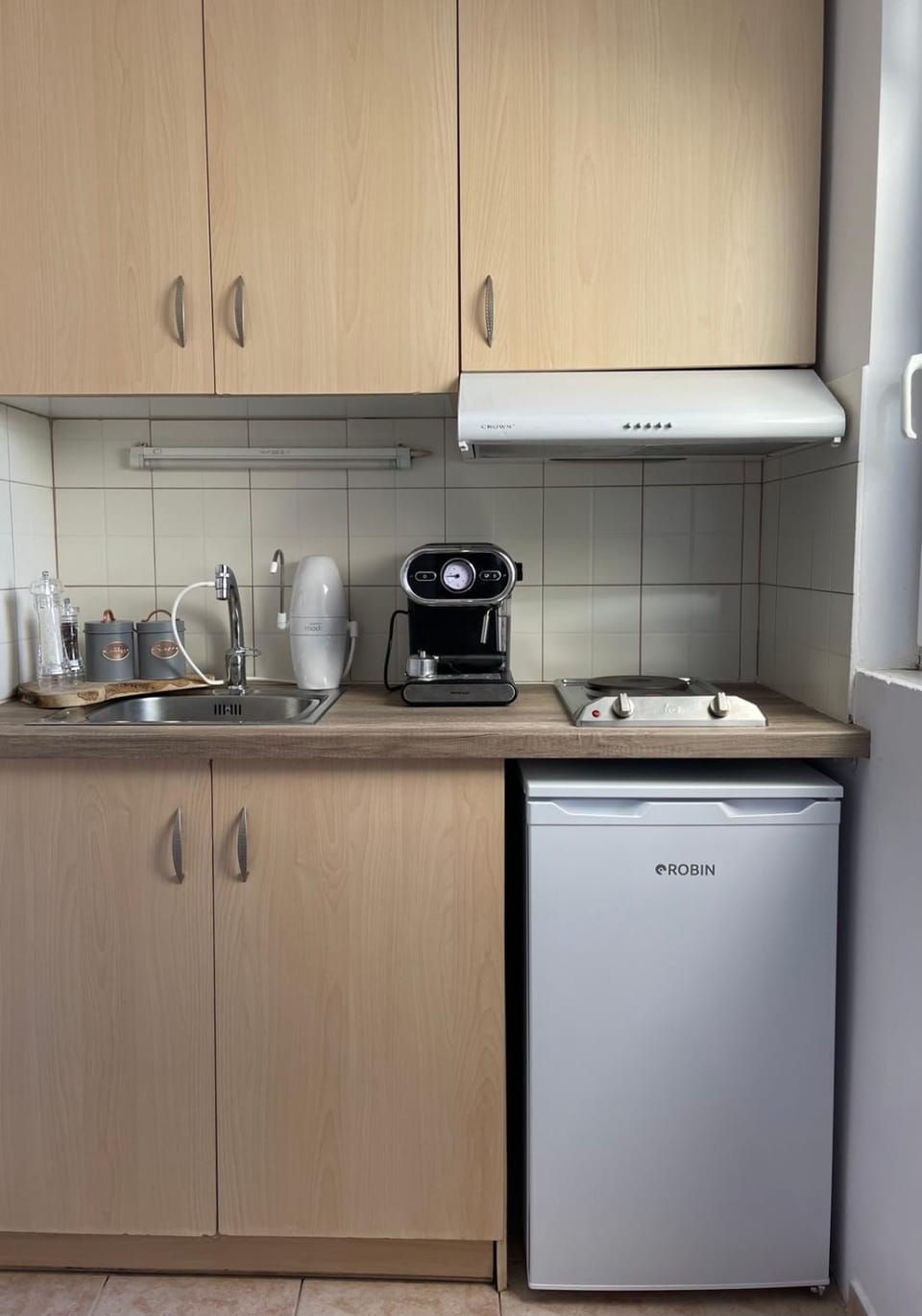 Coffee/tea facilities, stove