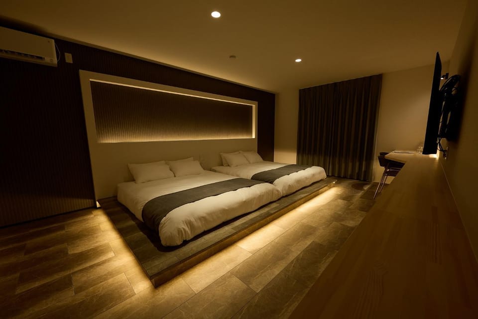 Bed, Photo of the whole room, Bedroom