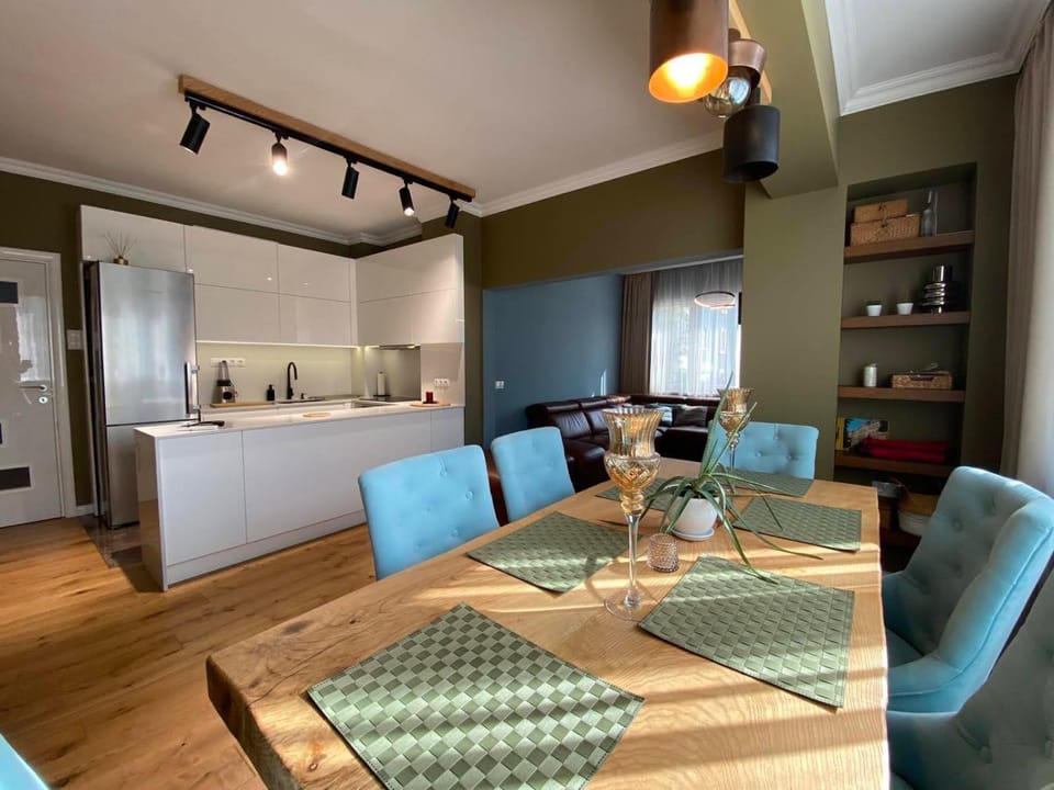 Kitchen or kitchenette, Living room, Dining area, pet friendly