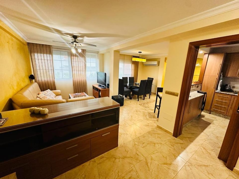 Living room, Photo of the whole room, Seating area, Dining area