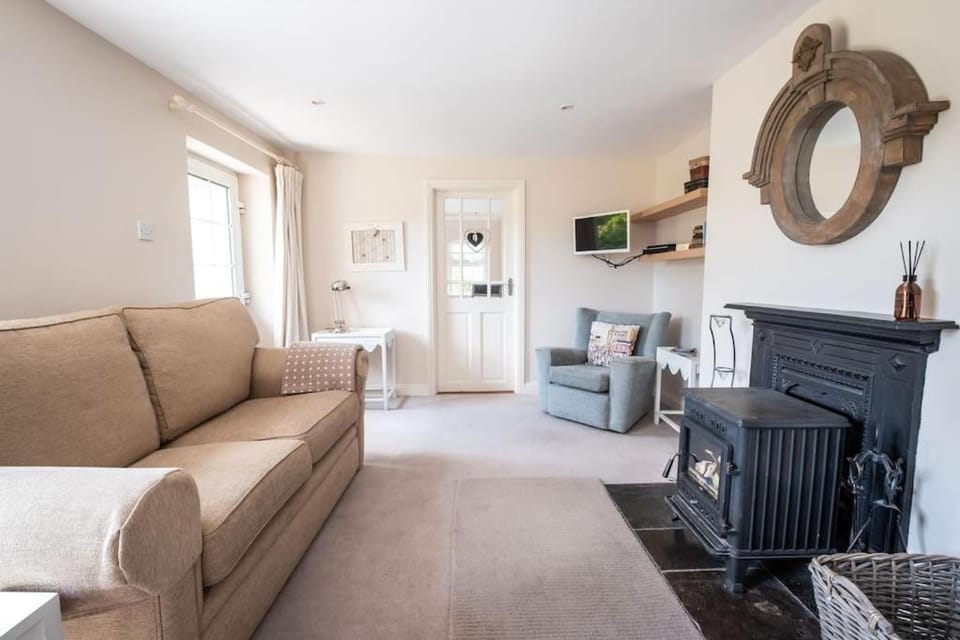 Apple Cottage -- Luxury Stay at Bellingham Estate House in Louth, Co. Louth, Ireland