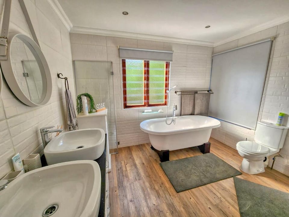Toilet, Bathroom, Bath