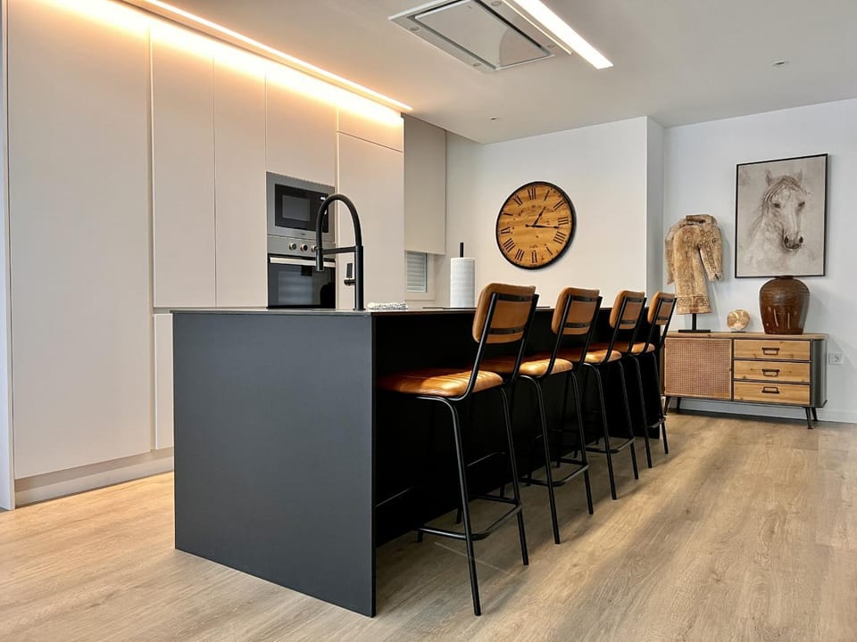Premium Penthouse Seasonal Rental Apartment in Alicante