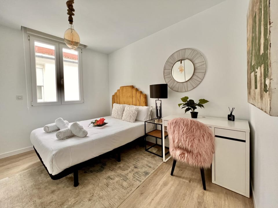 Premium Penthouse Seasonal Rental Apartment in Alicante