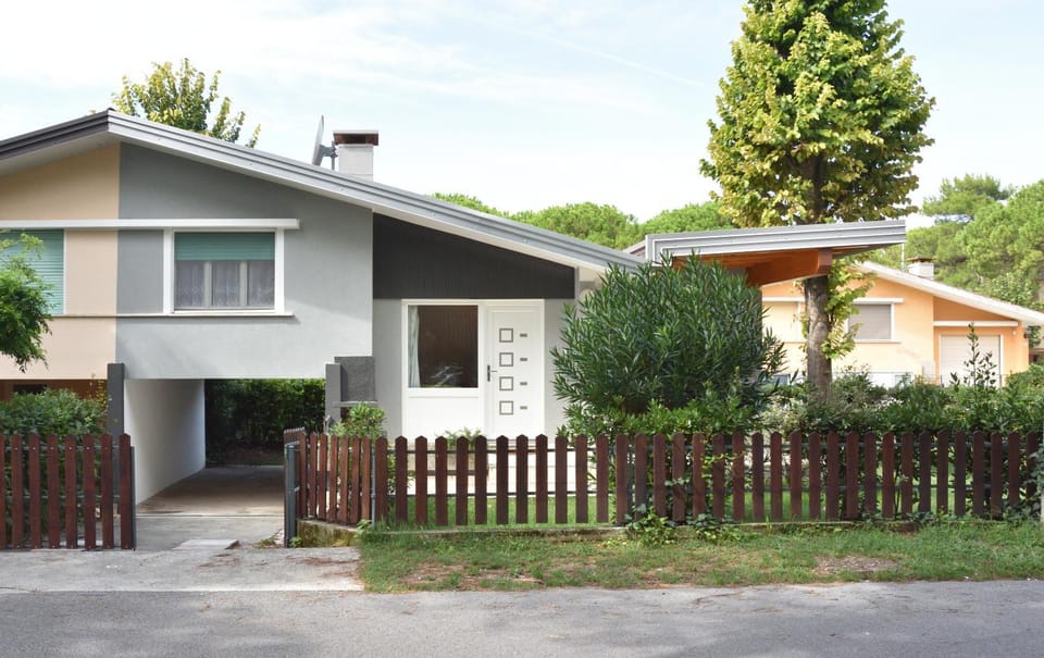Property building, Garden