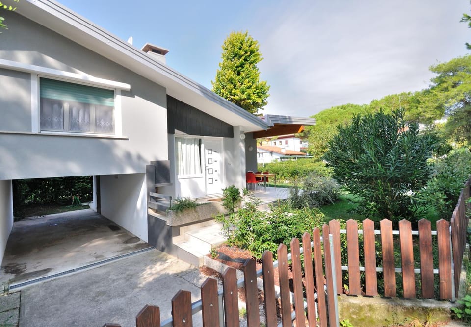 Property building, Garden
