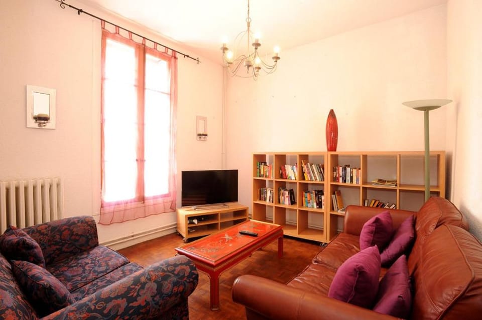 Day, Living room