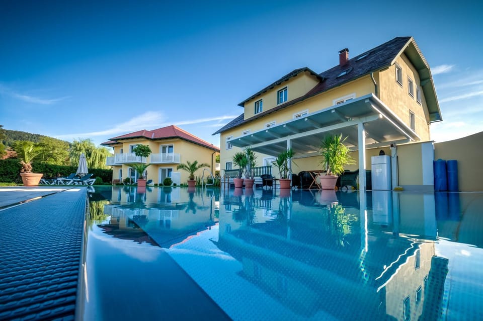 Garden, Balcony/Terrace, Swimming pool