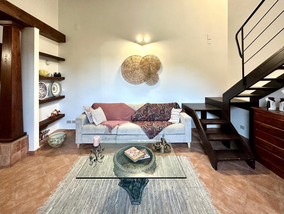 Villa Saline - Luxury Garden Mondello Apartment in Palermo