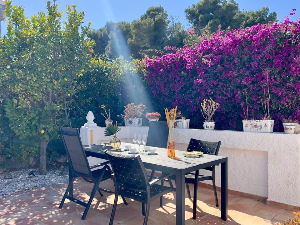 Garden, Garden, Balcony/Terrace