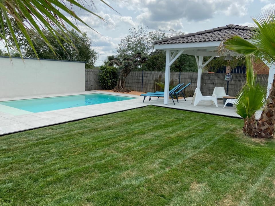 Maison de vacances avec piscine et jardin privé House in Occitanie
