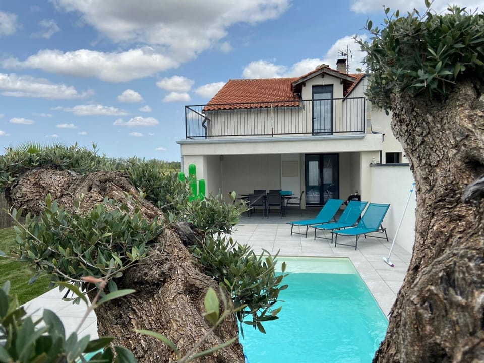 Maison de vacances avec piscine et jardin privé House in Occitanie