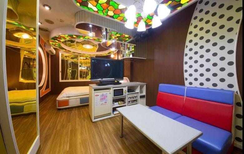 ホテル　アイネ　香芝店 Love hotel in Japan