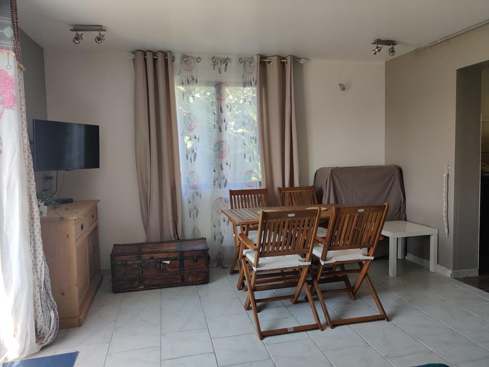 STUDIO DU CHARME PROVENCAL Apartment in Provence-Alpes-Côte d'Azur