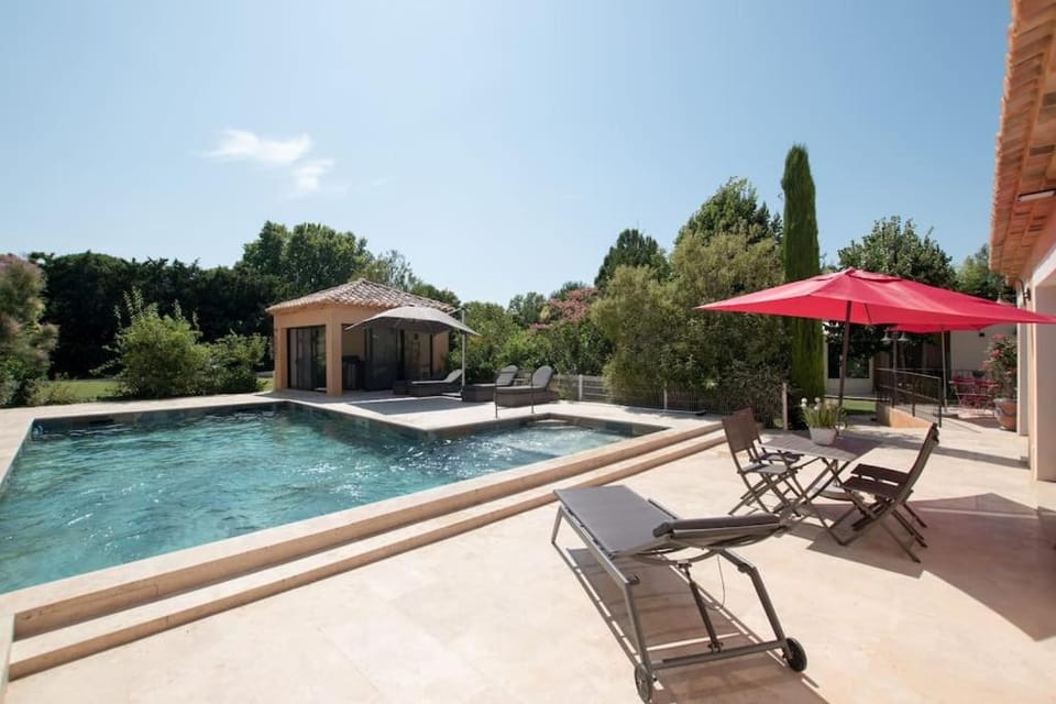Clos des Griottes, Clim Jacuzzi Parking House in Arles
