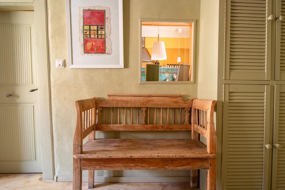 Decorative detail, Seating area