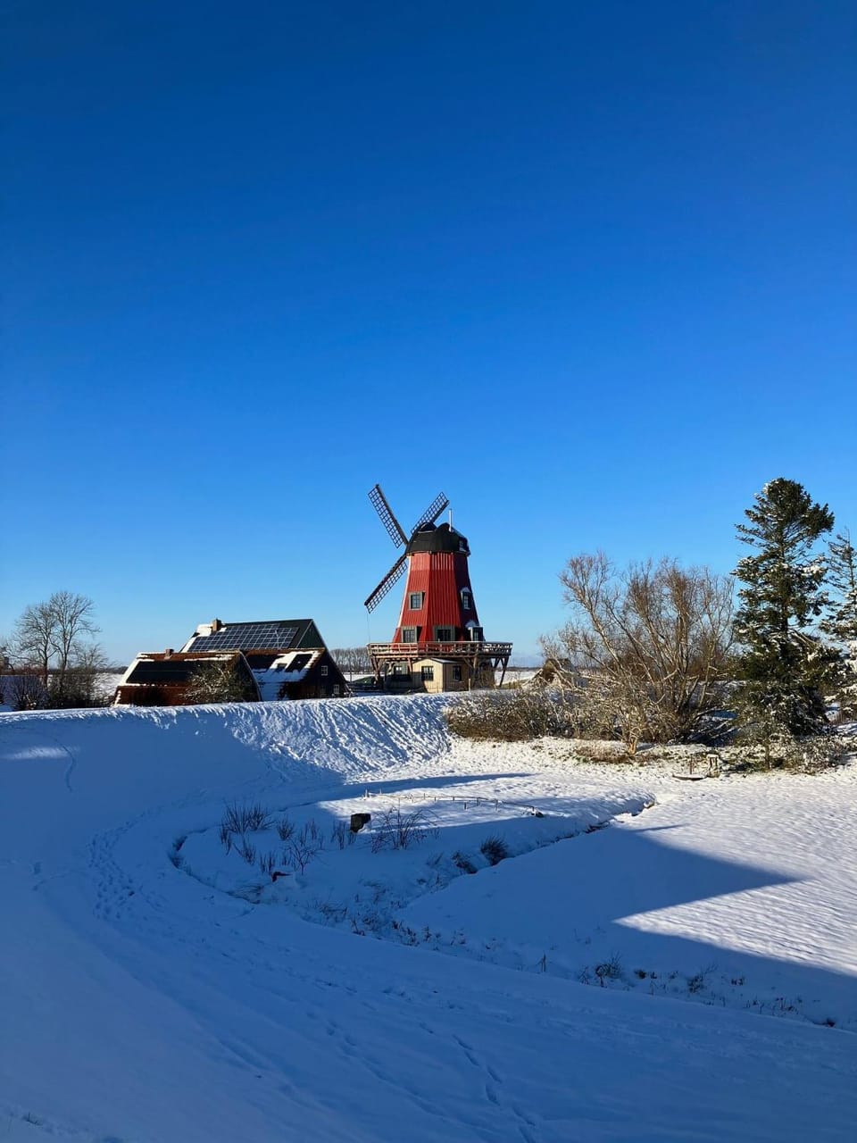 Property building, Natural landscape, Winter