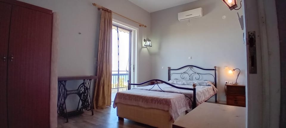 Bed, View (from property/room), Bedroom, Garden view, Sea view