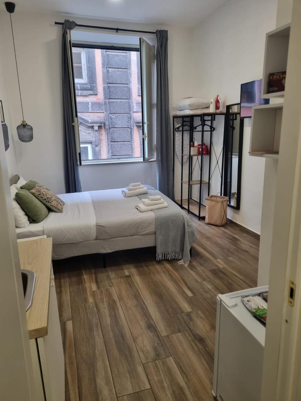 Bed, Photo of the whole room, Bedroom, wardrobe