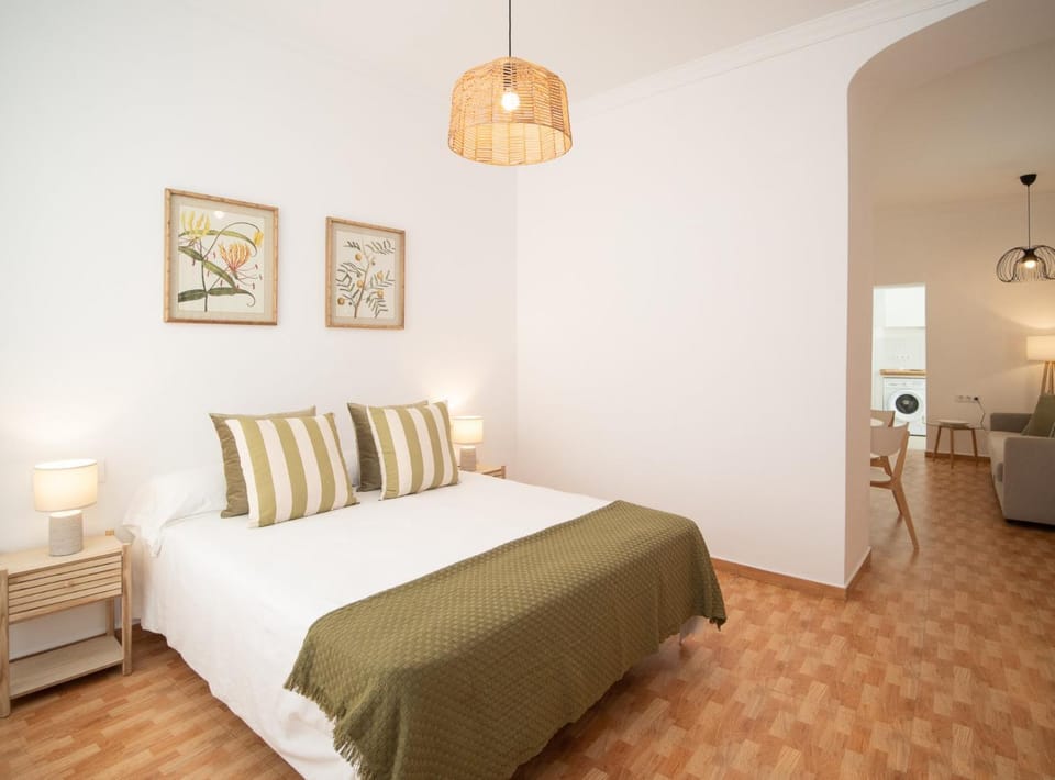 Bed, Photo of the whole room, Bedroom