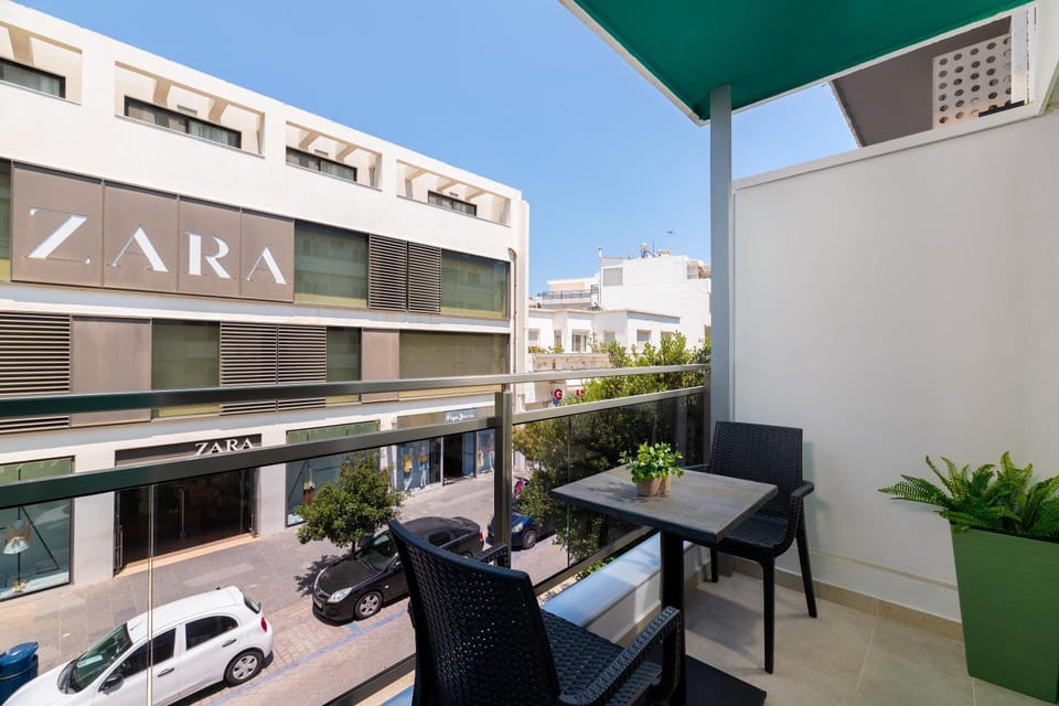 Balcony/Terrace, City view