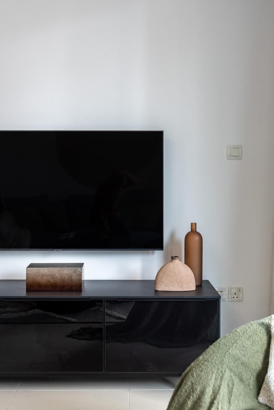 The Smart Concierge - Silverene Apartment in Dubai