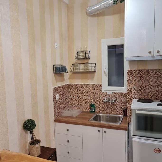 106 Ιπποκράτους Apartment in Athens